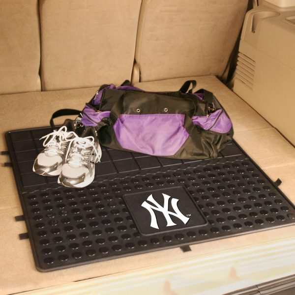 New York Yankees Heavy Duty Vinyl Cargo Mat 31 x31  For Cheap